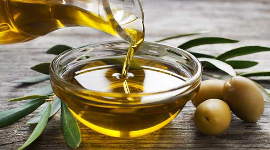 將橄欖油油抹在你的腳底?！