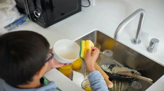 洗碗別用「科技海綿」傷腎又罹癌 ！